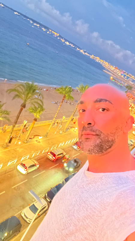 Photo de Nabil, bricoleur à PARIS